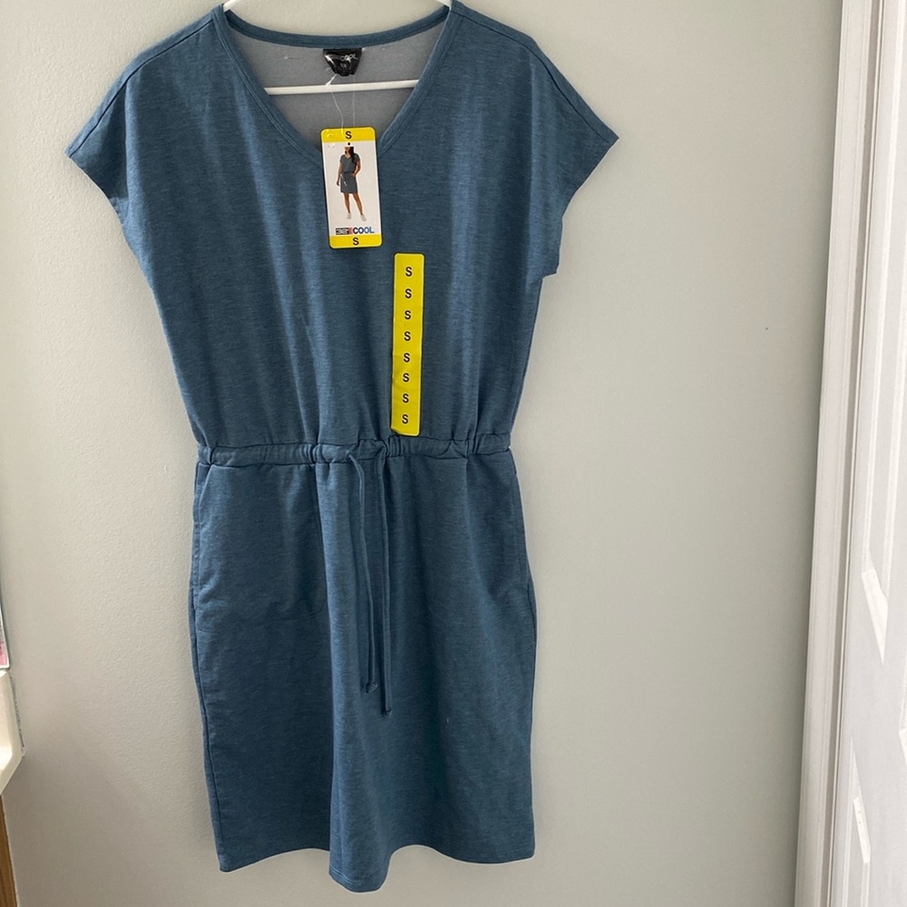 2/$20 32 degrees ladies soft lux dress with pockets  NWT